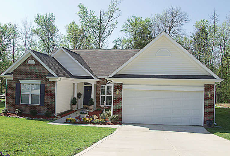 Traditional House Plan #3323-00013 Elevation Photo