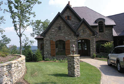Luxury House Plan #3323-00197 Additional Photo