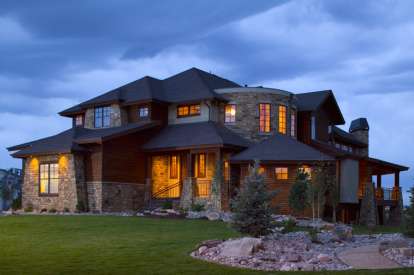 5 Bed, 5 Bath, 6963 Square Foot House Plan - #5631-00036