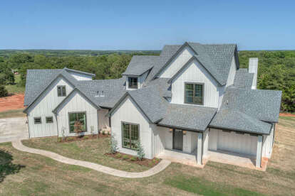Modern Farmhouse House Plan #9401-00018 Build Photo