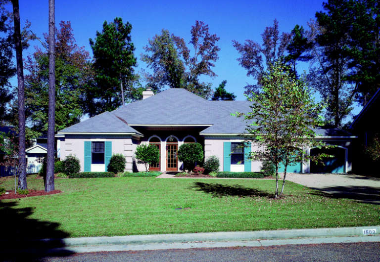 Traditional House Plan #048-00140 Elevation Photo