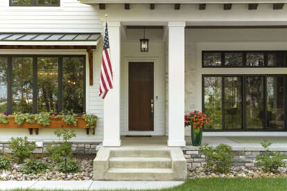 Modern Farmhouse House Plan #098-00302 Build Photo