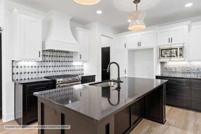 Modern Farmhouse House Plan #098-00302 Build Photo