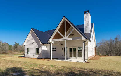 Modern Farmhouse House Plan #6849-00067 Build Photo