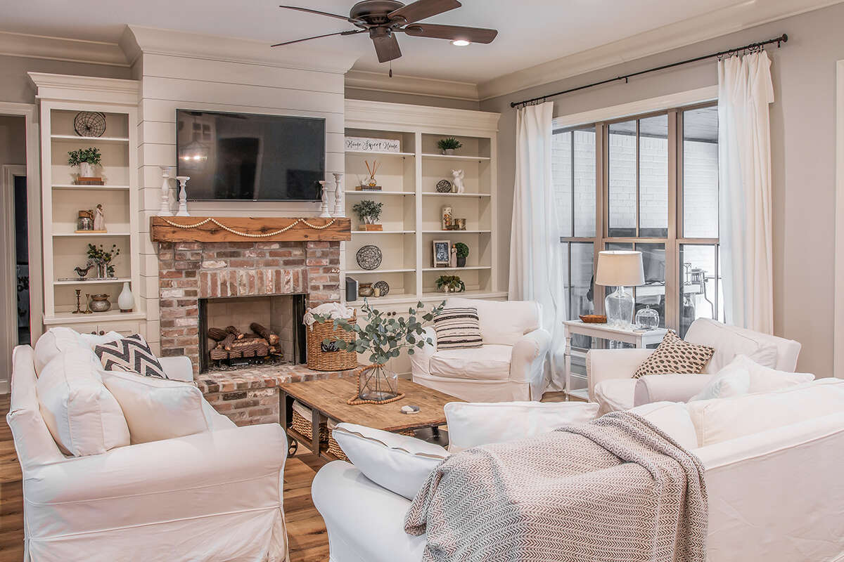 french-country-plan-2-373-square-feet-4-5-bedrooms-2-5-bathrooms-041-00187