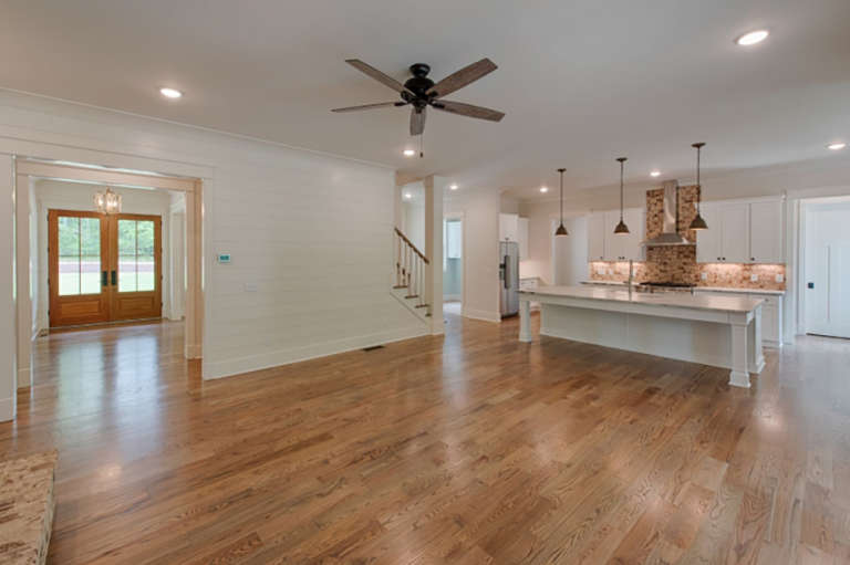 Modern Farmhouse House Plan #8594-00004 Additional Photo