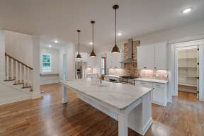 Modern Farmhouse House Plan #8594-00004 Additional Photo