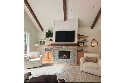Modern Farmhouse House Plan #2559-00815 Build Photo