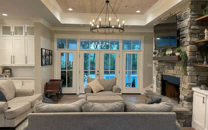 Modern Farmhouse House Plan #098-00316 Build Photo