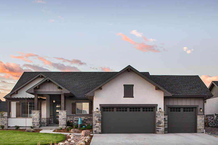 Craftsman House Plan #5631-00121 Elevation Photo