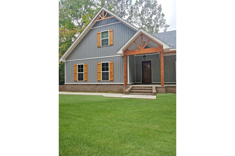 Modern Farmhouse House Plan #009-00288 Build Photo