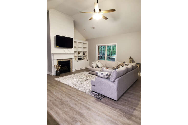Modern Farmhouse House Plan #009-00288 Build Photo