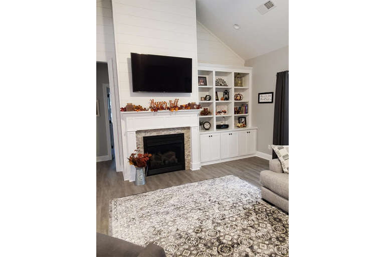 Modern Farmhouse House Plan #009-00288 Build Photo