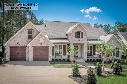 Modern Farmhouse House Plan #041-00201 Build Photo