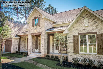 Modern Farmhouse House Plan #041-00201 Build Photo