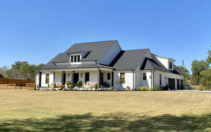 Modern Farmhouse House Plan #4534-00019 Build Photo