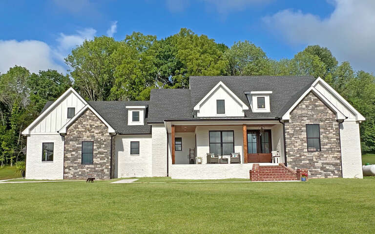 Modern Farmhouse House Plan #9401-00108 Build Photo