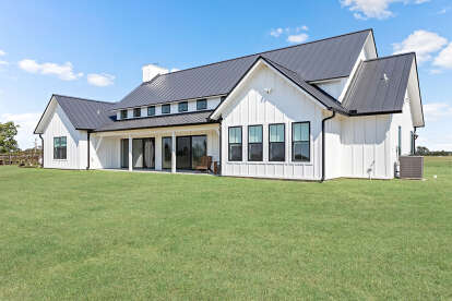Modern Farmhouse House Plan #963-00408 Build Photo