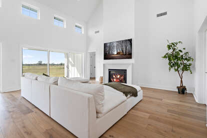 Modern Farmhouse House Plan #963-00408 Build Photo