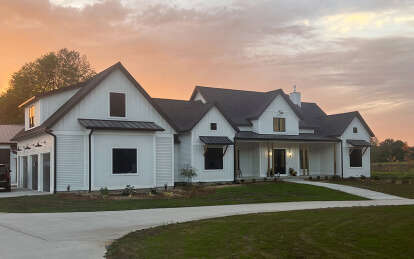 Modern Farmhouse House Plan #4534-00022 Build Photo