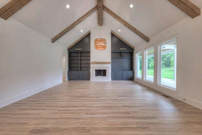Modern Farmhouse House Plan #041-00222 Build Photo