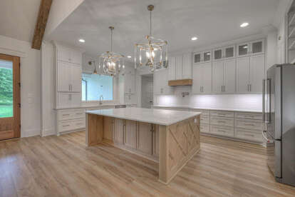 Modern Farmhouse House Plan #041-00222 Build Photo