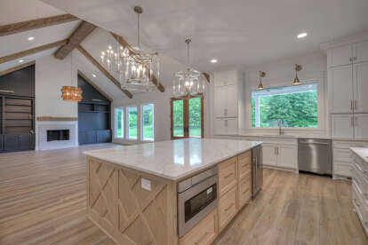 Modern Farmhouse House Plan #041-00222 Build Photo
