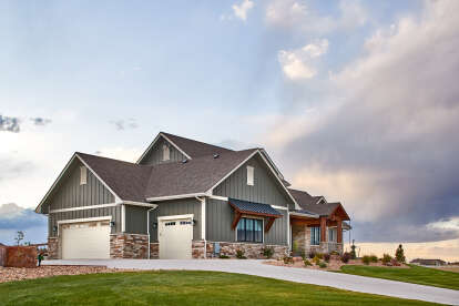 Craftsman House Plan #5631-00124 Elevation Photo