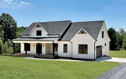 Modern Farmhouse House Plan #009-00294 Build Photo