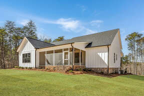 Modern Farmhouse House Plan #009-00294 Build Photo