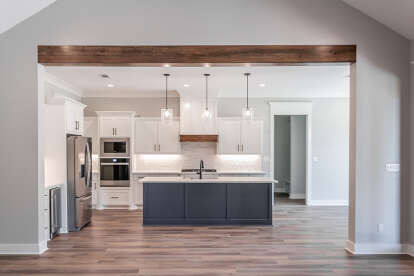 Modern Farmhouse House Plan #041-00230 Build Photo