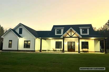 Modern Farmhouse House Plan #041-00230 Build Photo