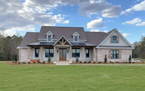 Modern Farmhouse House Plan #4534-00035 Build Photo