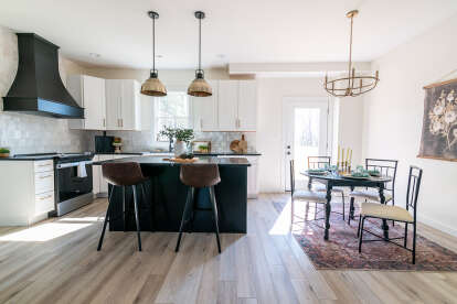 Modern Farmhouse House Plan #2559-00849 Build Photo