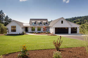 Modern Farmhouse House Plan #2559-00864 Elevation Photo