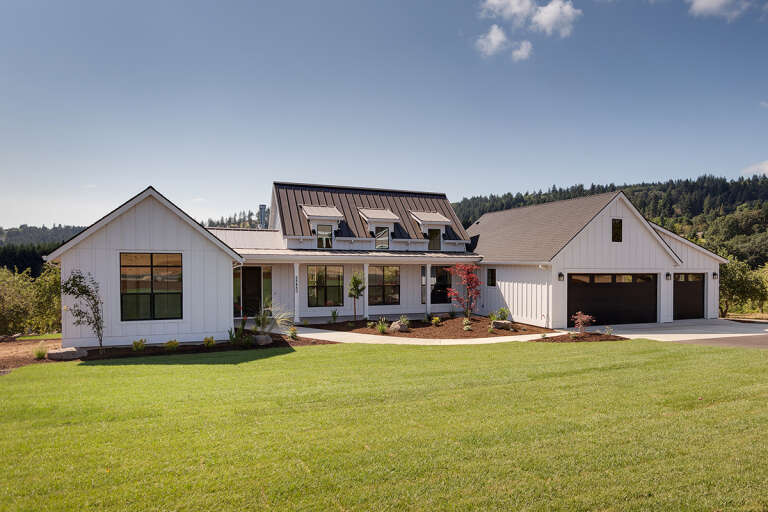 Modern Farmhouse House Plan #2559-00864 Elevation Photo