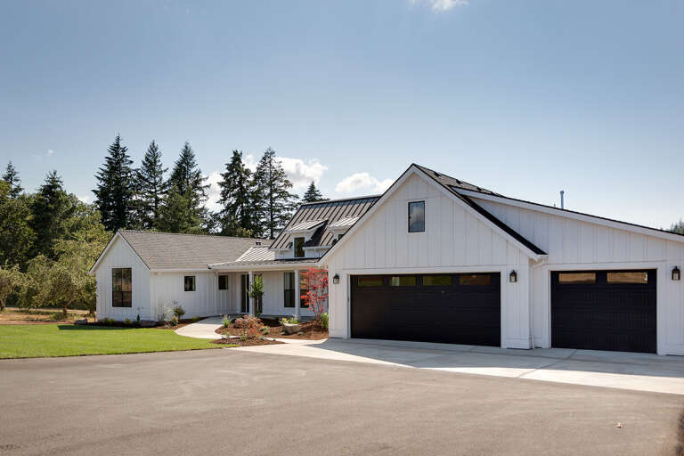 Modern Farmhouse House Plan #2559-00864 Elevation Photo