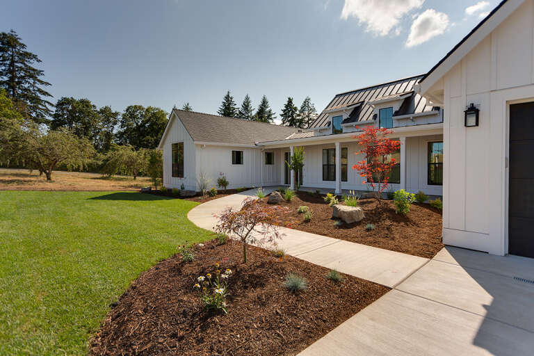 Modern Farmhouse House Plan #2559-00864 Elevation Photo