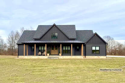 Modern Farmhouse House Plan #4534-00039 Build Photo