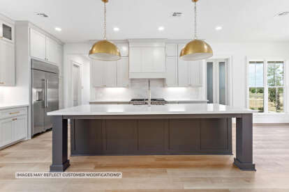 Modern Farmhouse House Plan #098-00326 Build Photo