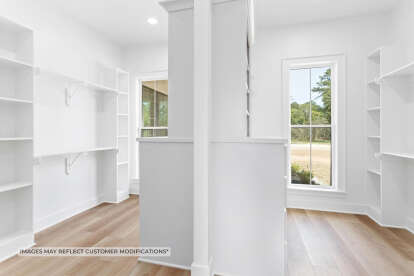 Modern Farmhouse House Plan #098-00326 Build Photo