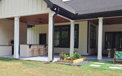 Modern Farmhouse House Plan #4534-00042 Build Photo