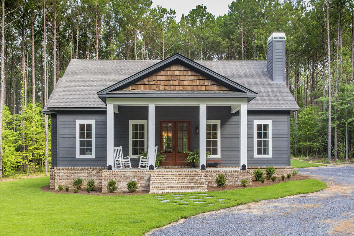 Country Plan: 1,631 Square Feet, 3 Bedrooms, 2 Bathrooms