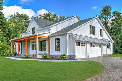 Modern Farmhouse House Plan #009-00298 Build Photo