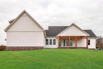 Modern Farmhouse House Plan #4534-00045 Build Photo