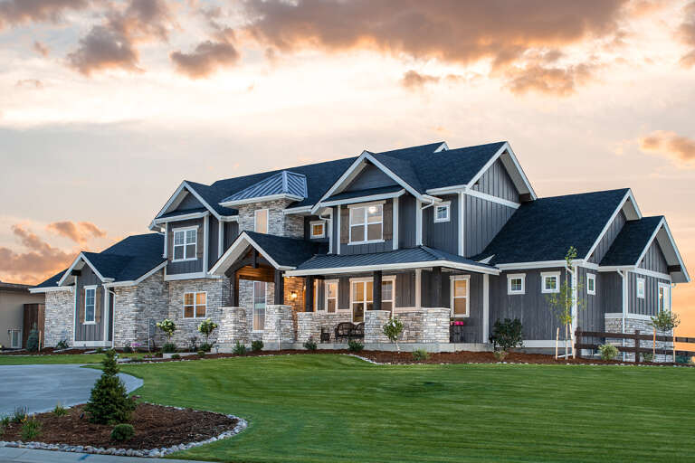 Craftsman House Plan #5631-00145 Elevation Photo