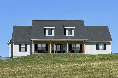 Modern Farmhouse House Plan #4534-00063 Build Photo