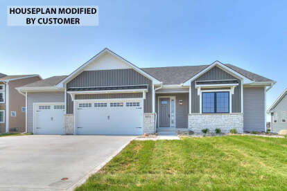 Modern Farmhouse House Plan #402-01710 Build Photo