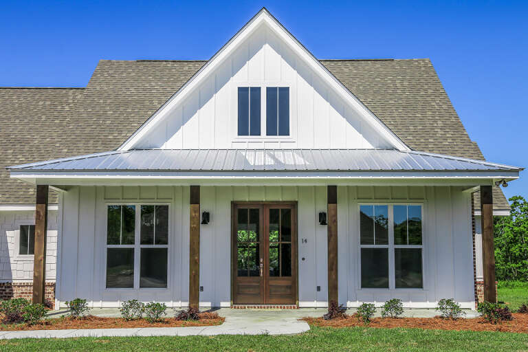 Modern Farmhouse House Plan #041-00261 Build Photo