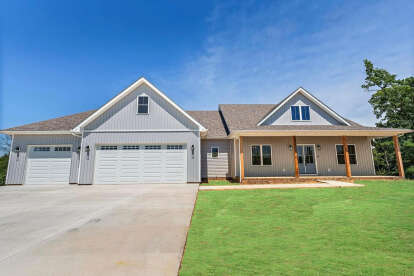 Modern Farmhouse House Plan #041-00261 Build Photo